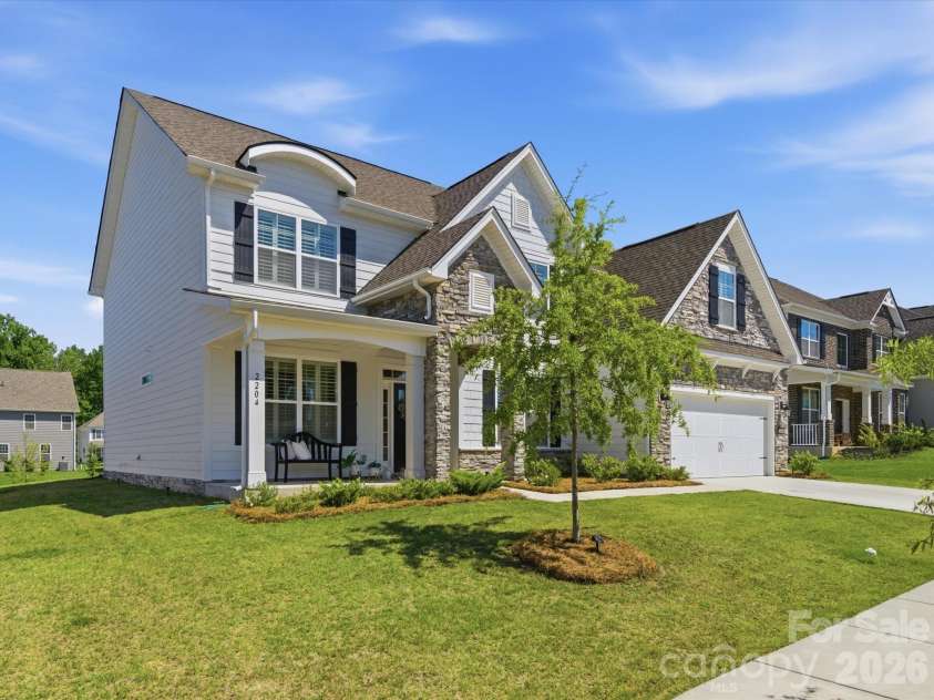 2204 Skybrook Oaks Drive, Huntersville, NC 28078.  MLS# CAR4386187, YatesRealty ID 31458. 