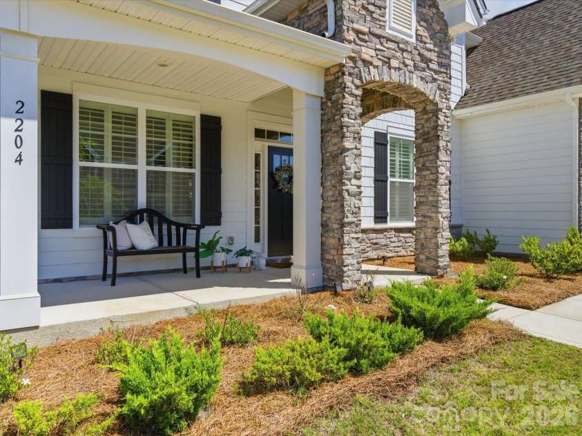 2204 Skybrook Oaks Drive, Huntersville, NC 28078.  MLS# CAR4386187, YatesRealty ID 31458. 