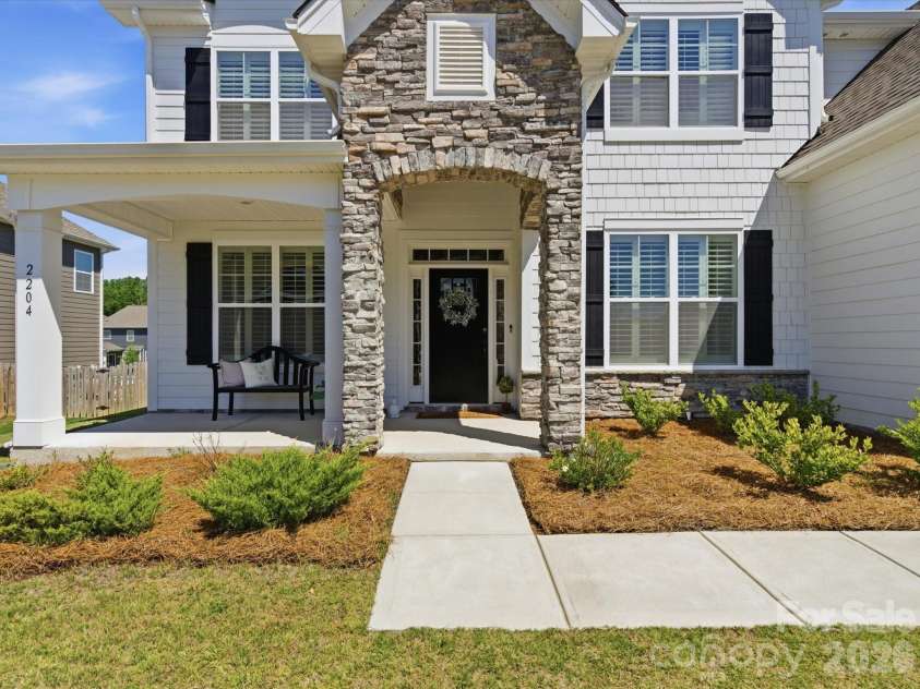 2204 Skybrook Oaks Drive, Huntersville, NC 28078.  MLS# CAR4386187, YatesRealty ID 31458. 