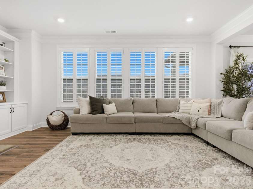 2204 Skybrook Oaks Drive, Huntersville, NC 28078.  MLS# CAR4386187, YatesRealty ID 31458. 