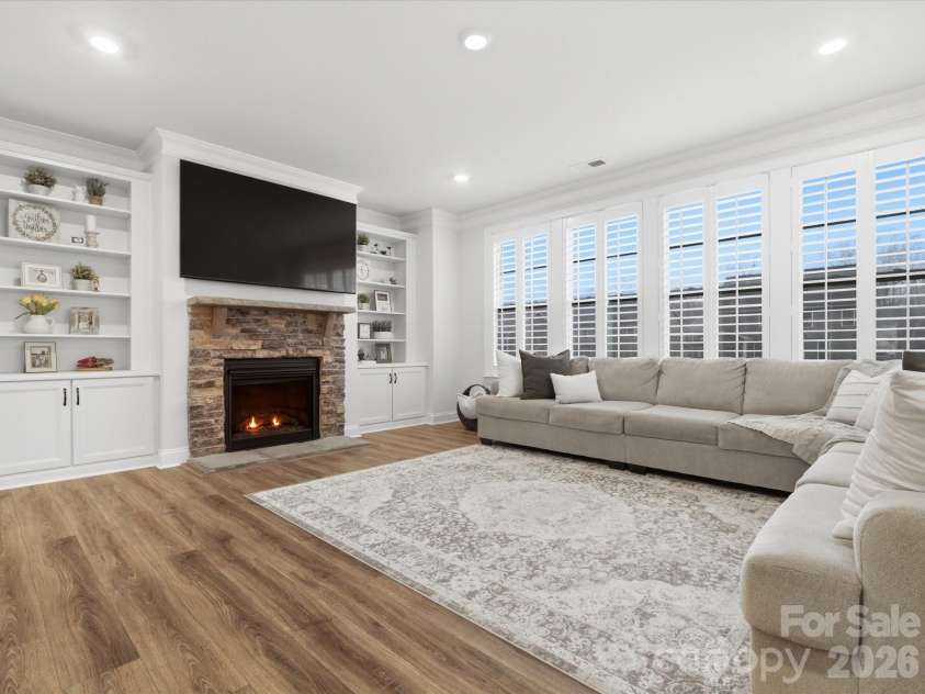 2204 Skybrook Oaks Drive, Huntersville, NC 28078.  MLS# CAR4386187, YatesRealty ID 31458. 
