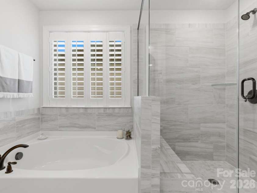 2204 Skybrook Oaks Drive, Huntersville, NC 28078.  MLS# CAR4386187, YatesRealty ID 31458. 