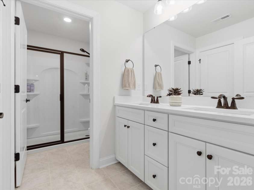 2204 Skybrook Oaks Drive, Huntersville, NC 28078.  MLS# CAR4386187, YatesRealty ID 31458. 