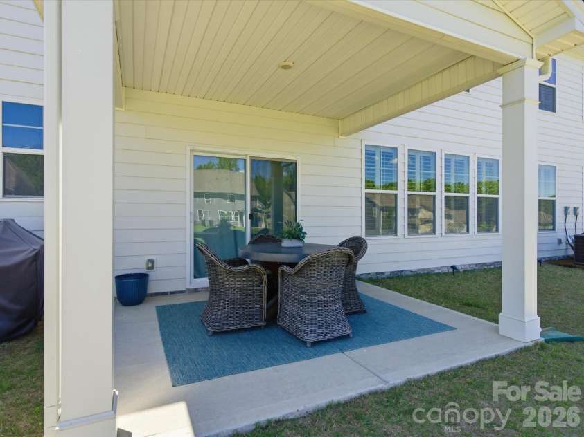 2204 Skybrook Oaks Drive, Huntersville, NC 28078.  MLS# CAR4386187, YatesRealty ID 31458. 
