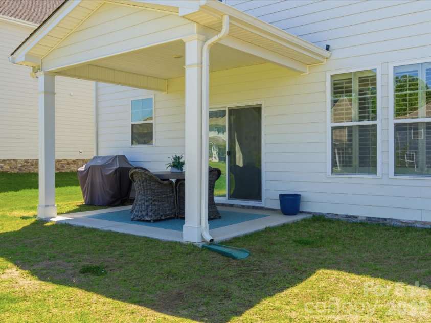 2204 Skybrook Oaks Drive, Huntersville, NC 28078.  MLS# CAR4386187, YatesRealty ID 31458. 