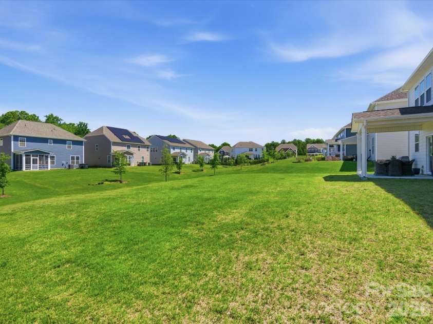 2204 Skybrook Oaks Drive, Huntersville, NC 28078.  MLS# CAR4386187, YatesRealty ID 31458. 