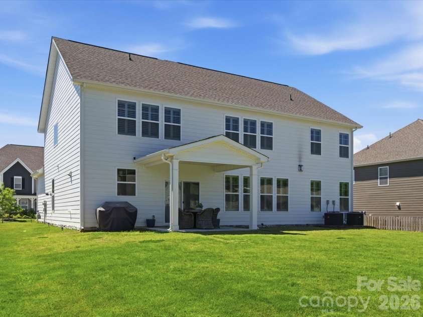 2204 Skybrook Oaks Drive, Huntersville, NC 28078.  MLS# CAR4386187, YatesRealty ID 31458. 