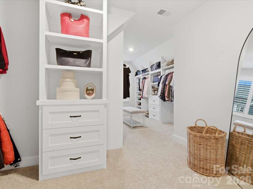 2204 Skybrook Oaks Drive, Huntersville, NC 28078.  MLS# CAR4386187, YatesRealty ID 31458. Custom Primary Closet