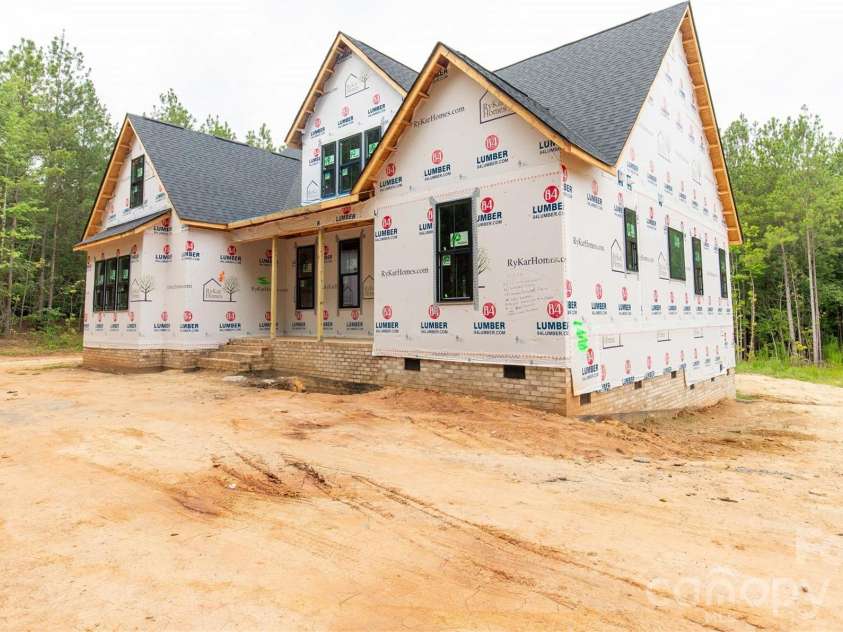 1515 Baileys Run, Gastonia, NC 28056.  MLS# CAR4386466, YatesRealty ID 31459. 