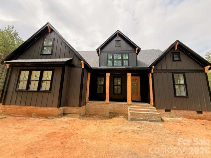 1515 Baileys Run, Gastonia, NC 28056.  MLS# CAR4386466, YatesRealty ID 31459. 