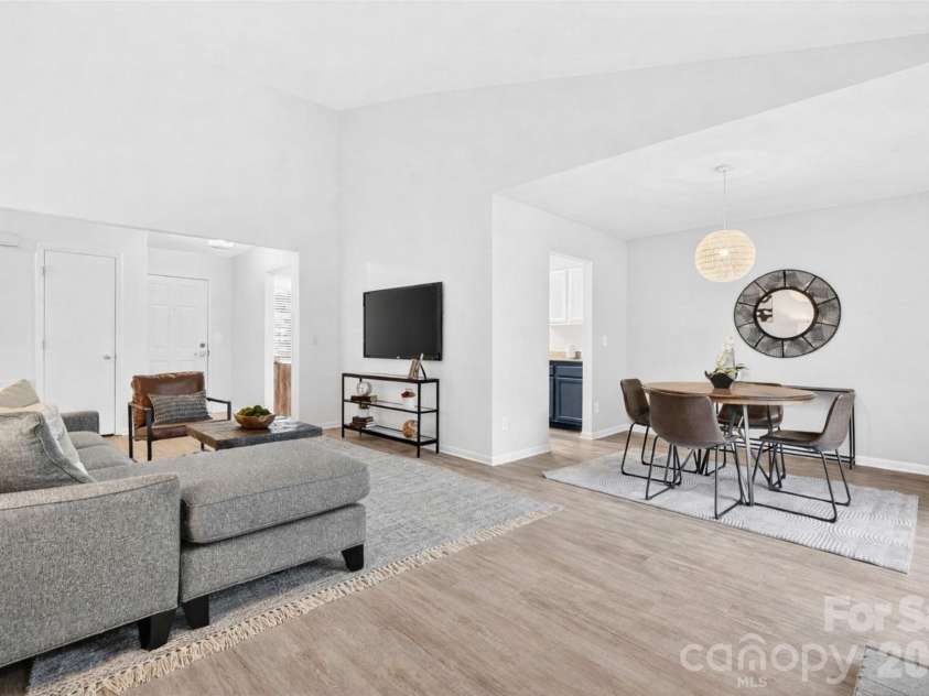 1047 Sardis Cove Drive, Charlotte, NC 28270.  MLS# CAR4341993, YatesRealty ID 3146. 