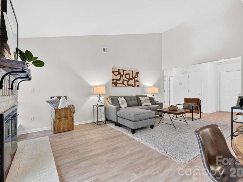 1047 Sardis Cove Drive, Charlotte, NC 28270.  MLS# CAR4341993, YatesRealty ID 3146. 