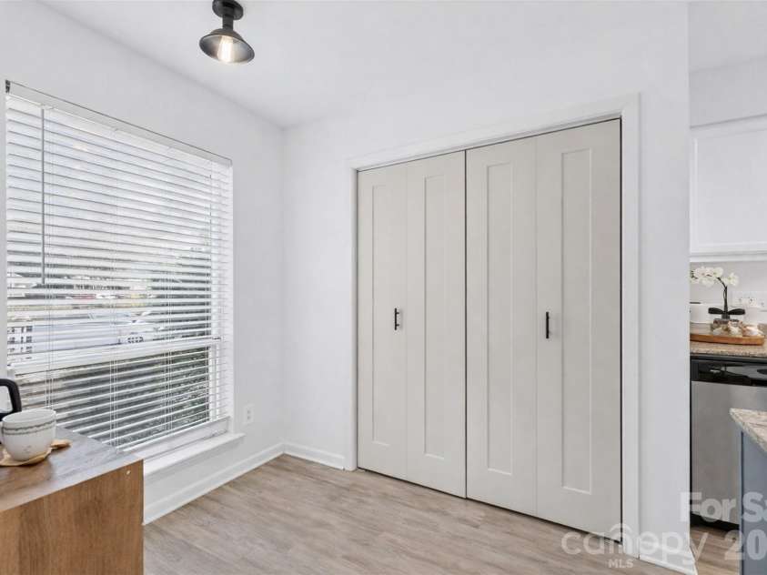 1047 Sardis Cove Drive, Charlotte, NC 28270.  MLS# CAR4341993, YatesRealty ID 3146. 