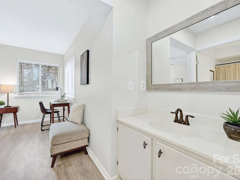 1047 Sardis Cove Drive, Charlotte, NC 28270.  MLS# CAR4341993, YatesRealty ID 3146. 