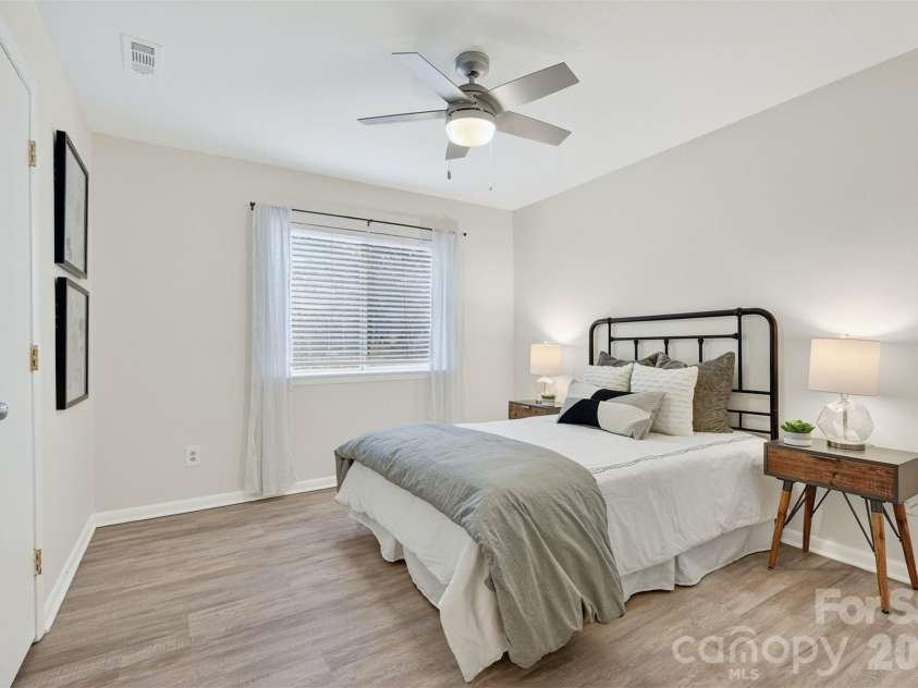 1047 Sardis Cove Drive, Charlotte, NC 28270.  MLS# CAR4341993, YatesRealty ID 3146. 