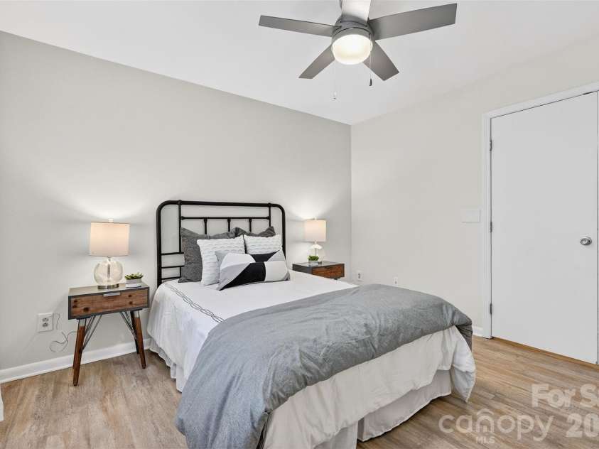 1047 Sardis Cove Drive, Charlotte, NC 28270.  MLS# CAR4341993, YatesRealty ID 3146. 