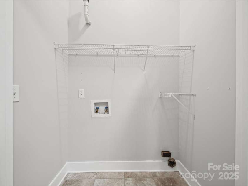 1020 Stinson Glen Lane, Charlotte, NC 28214.  MLS# CAR4279697, YatesRealty ID 31460. Laundry