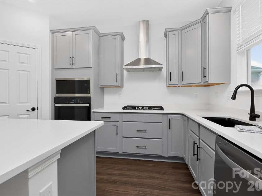 12133 Rowan Hill Drive, Huntersville, NC 28078.  MLS# CAR4431589, YatesRealty ID 31461. 