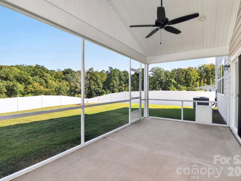 12133 Rowan Hill Drive, Huntersville, NC 28078.  MLS# CAR4431589, YatesRealty ID 31461. 