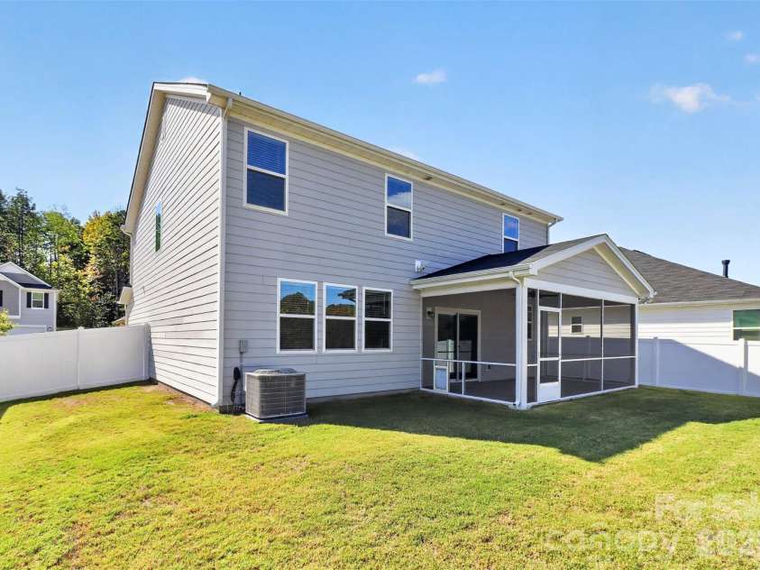 12133 Rowan Hill Drive, Huntersville, NC 28078.  MLS# CAR4431589, YatesRealty ID 31461. 