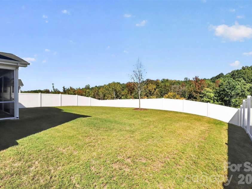 12133 Rowan Hill Drive, Huntersville, NC 28078.  MLS# CAR4431589, YatesRealty ID 31461. 