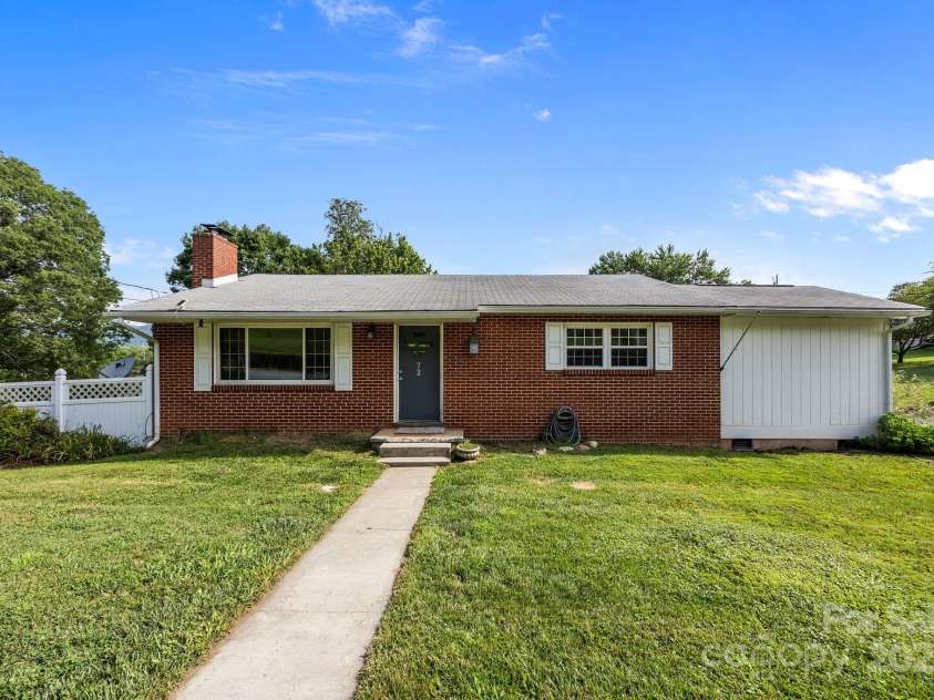 72 Boydston Street, Canton, NC 28716.  MLS# CAR4282532, YatesRealty ID 31462. 