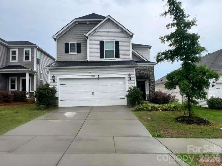 11908 Redleaf Drive, Charlotte, NC 28215.  MLS# CAR4387987, YatesRealty ID 31463. 