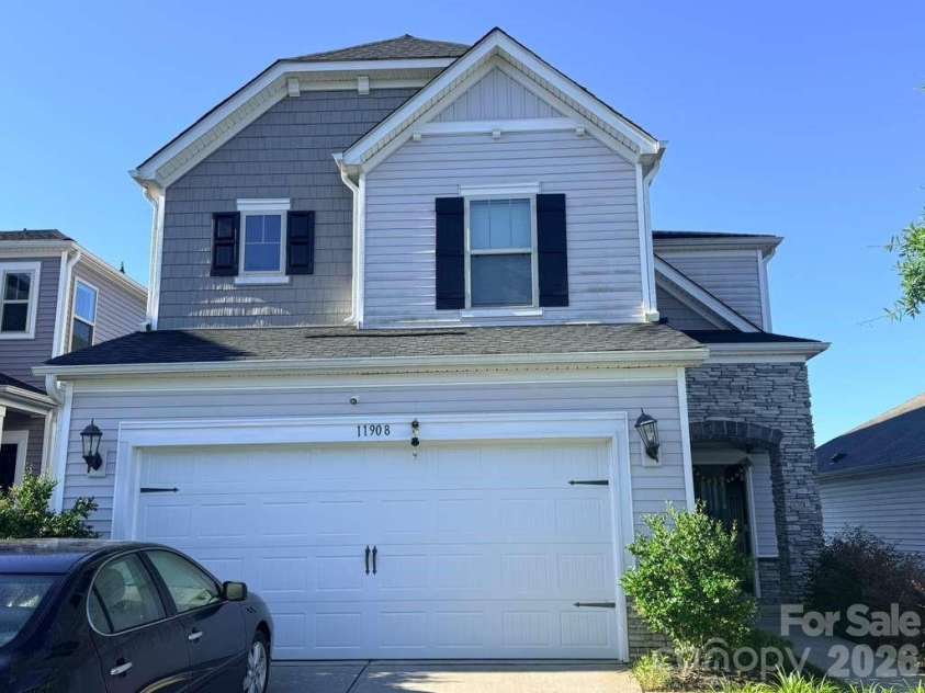 11908 Redleaf Drive, Charlotte, NC 28215.  MLS# CAR4387987, YatesRealty ID 31463. 