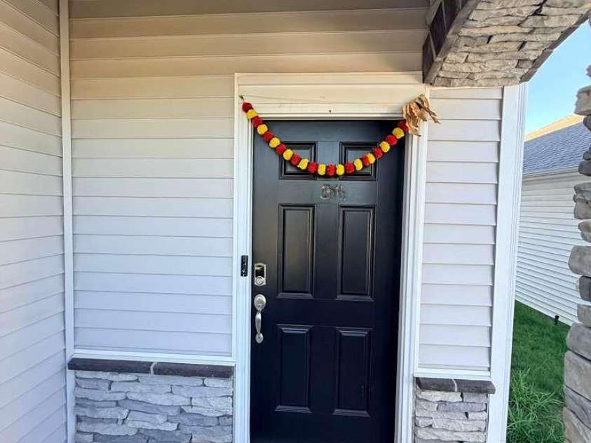11908 Redleaf Drive, Charlotte, NC 28215.  MLS# CAR4387987, YatesRealty ID 31463. 