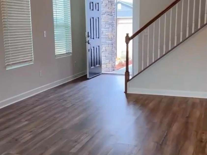 11908 Redleaf Drive, Charlotte, NC 28215.  MLS# CAR4387987, YatesRealty ID 31463. 