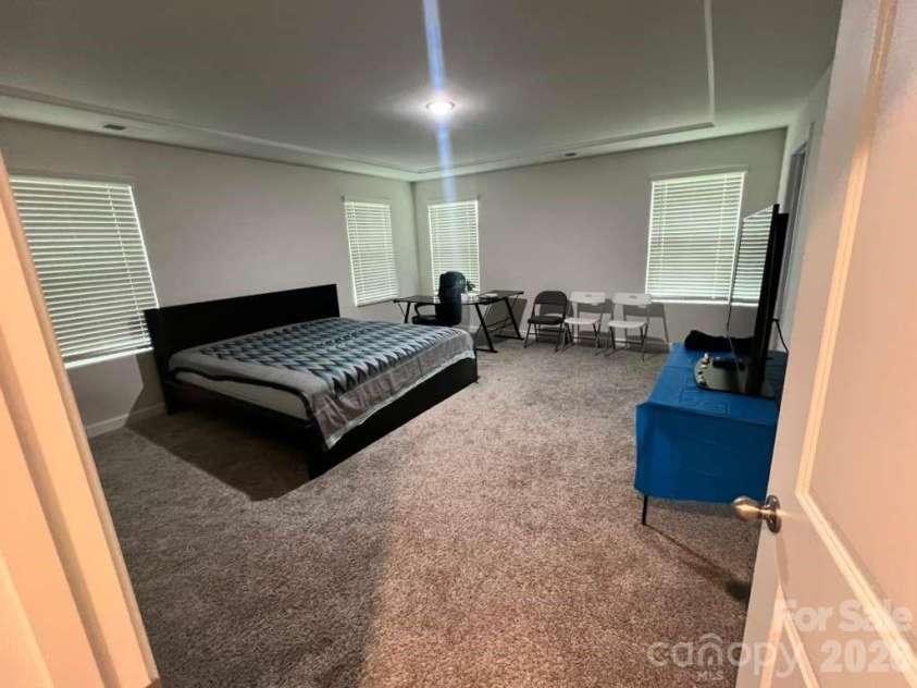 11908 Redleaf Drive, Charlotte, NC 28215.  MLS# CAR4387987, YatesRealty ID 31463. 