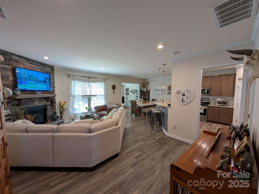 3049 Hartson Pointe Drive, Fort Mill, SC 29707.  MLS# CAR4283179, YatesRealty ID 31463. 