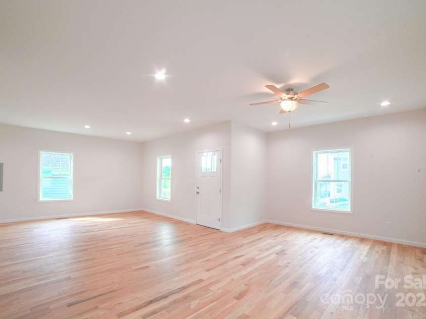11 Berry Crest Lane, Arden, NC 28704.  MLS# CAR4259619, YatesRealty ID 31465. 