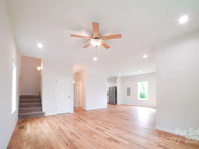 11 Berry Crest Lane, Arden, NC 28704.  MLS# CAR4259619, YatesRealty ID 31465. 