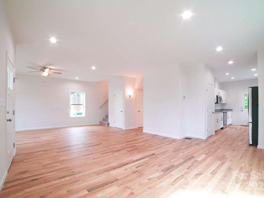 11 Berry Crest Lane, Arden, NC 28704.  MLS# CAR4259619, YatesRealty ID 31465. 