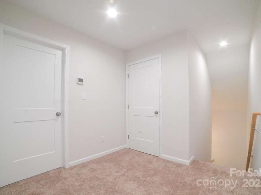 11 Berry Crest Lane, Arden, NC 28704.  MLS# CAR4259619, YatesRealty ID 31465. 