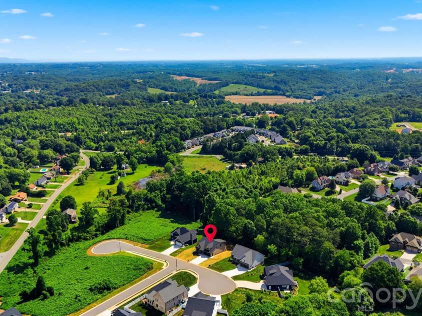 1917 Skyfall Lane, Hickory, NC 28602.  MLS# CAR4390976, YatesRealty ID 31465. 