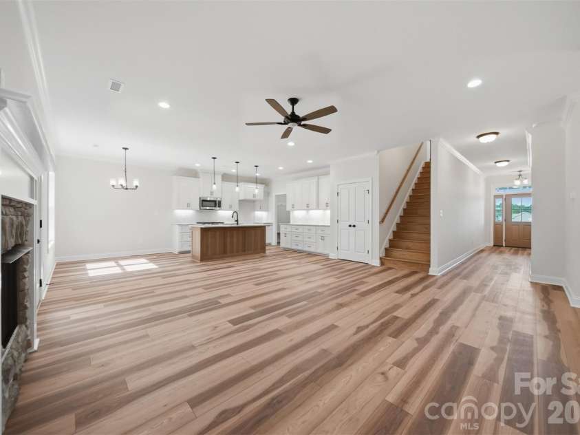 1917 Skyfall Lane, Hickory, NC 28602.  MLS# CAR4390976, YatesRealty ID 31465. 