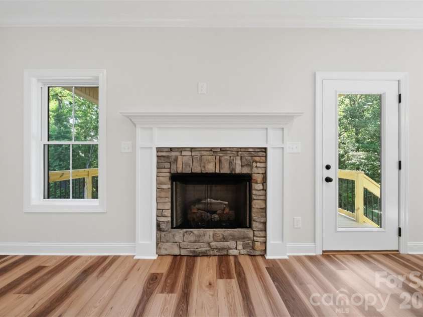 1917 Skyfall Lane, Hickory, NC 28602.  MLS# CAR4390976, YatesRealty ID 31465. 