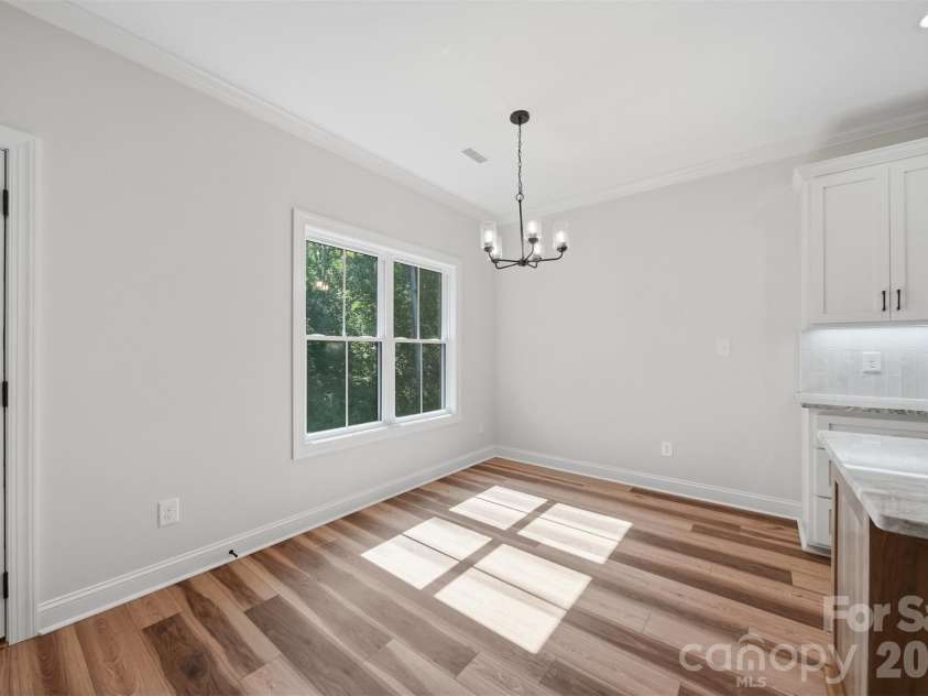 1917 Skyfall Lane, Hickory, NC 28602.  MLS# CAR4390976, YatesRealty ID 31465. 