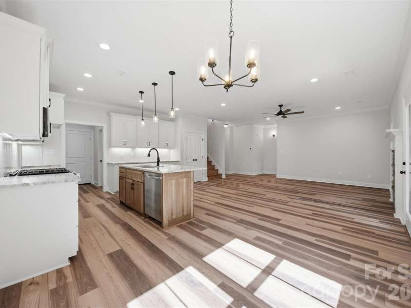 1917 Skyfall Lane, Hickory, NC 28602.  MLS# CAR4390976, YatesRealty ID 31465. 