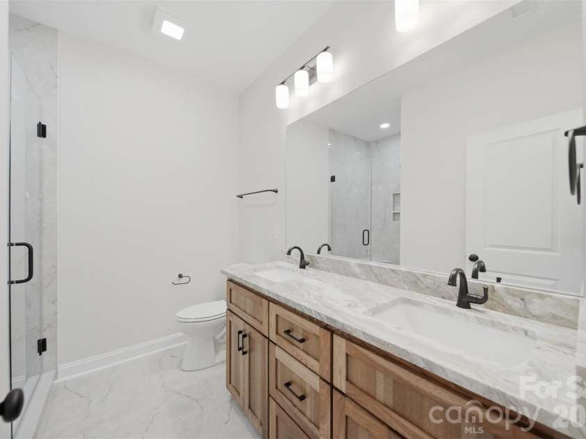 1917 Skyfall Lane, Hickory, NC 28602.  MLS# CAR4390976, YatesRealty ID 31465. 