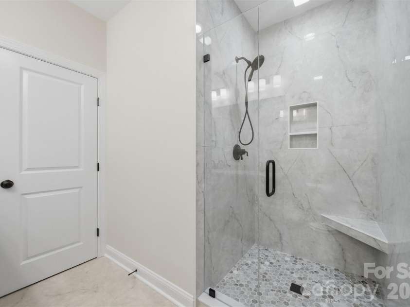 1917 Skyfall Lane, Hickory, NC 28602.  MLS# CAR4390976, YatesRealty ID 31465. 