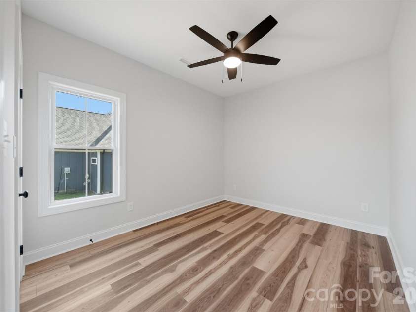 1917 Skyfall Lane, Hickory, NC 28602.  MLS# CAR4390976, YatesRealty ID 31465. 