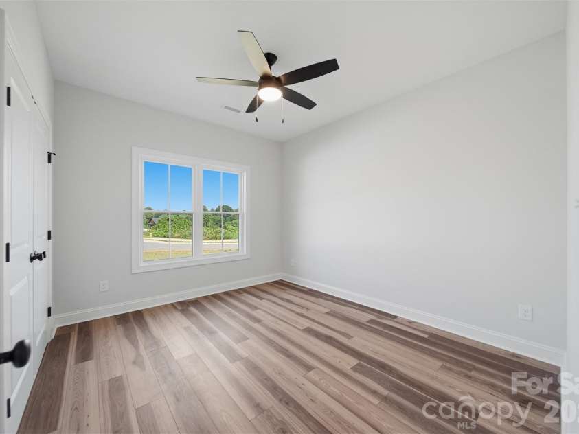 1917 Skyfall Lane, Hickory, NC 28602.  MLS# CAR4390976, YatesRealty ID 31465. 