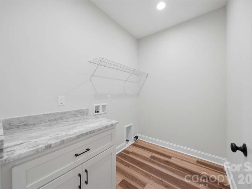 1917 Skyfall Lane, Hickory, NC 28602.  MLS# CAR4390976, YatesRealty ID 31465. 