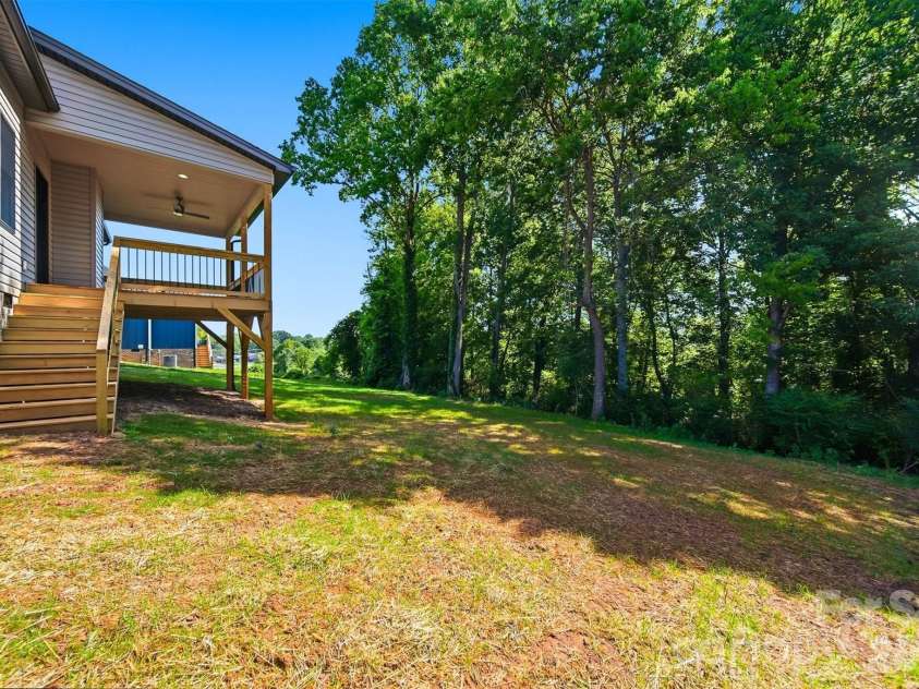 1917 Skyfall Lane, Hickory, NC 28602.  MLS# CAR4390976, YatesRealty ID 31465. 