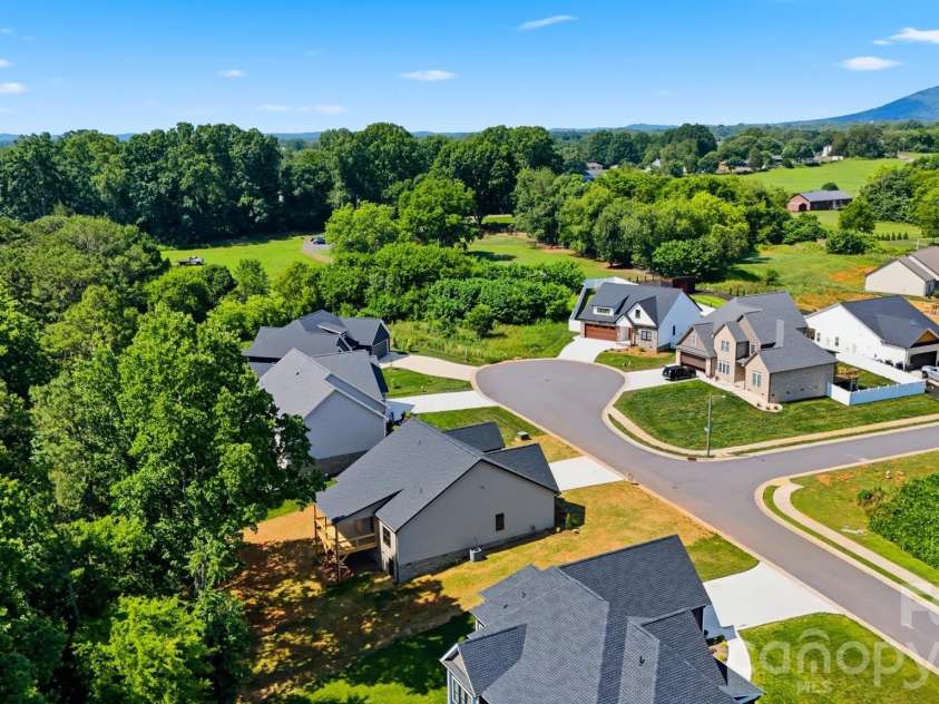 1917 Skyfall Lane, Hickory, NC 28602.  MLS# CAR4390976, YatesRealty ID 31465. 