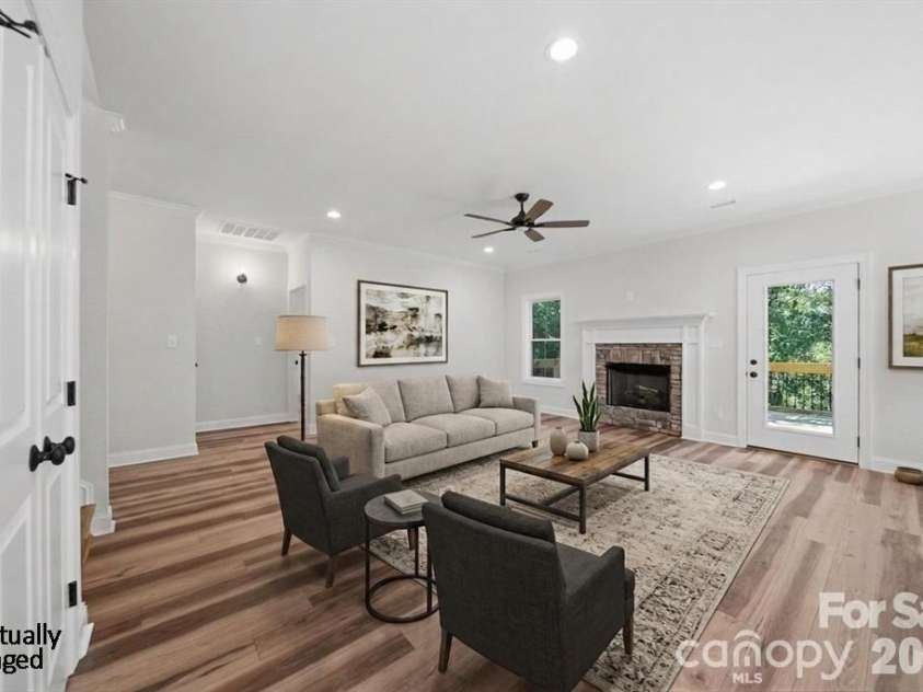 1917 Skyfall Lane, Hickory, NC 28602.  MLS# CAR4390976, YatesRealty ID 31465. Virtually Staged