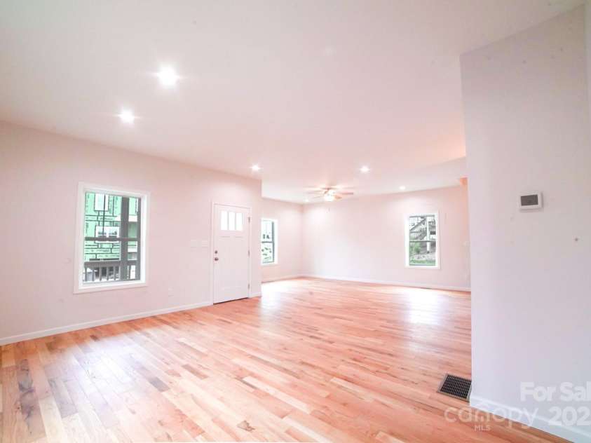 7 Berry Crest Lane, Arden, NC 28704.  MLS# CAR4259571, YatesRealty ID 31466. 